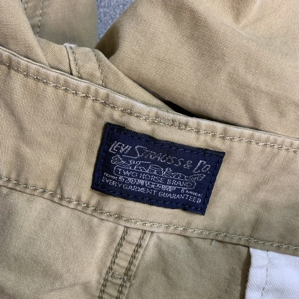 NWT Levi's Cargo Shorts Men's 34 Tan Khaki Cotton 9 Inch Inseam